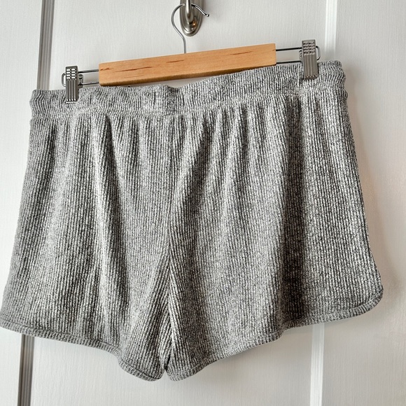 UpWest cozy knit lounge shorts. Excellent condition. Size medium - Picture 2 of 3